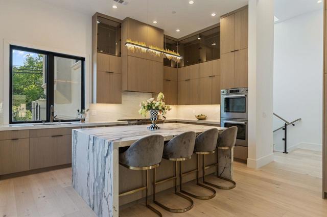 18071 Saratoga Los Gatos Road, Monte Sereno CA: https://media.crmls.org/mediaz/98e19cc9-427d-43b8-83df-e3fcf89769a5.jpg