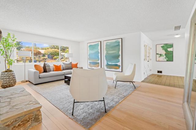 761 Woodstock Lane, Los Altos CA: https://media.crmls.org/mediaz/98e221e4-3528-4797-934c-5009bf9a7702.jpg