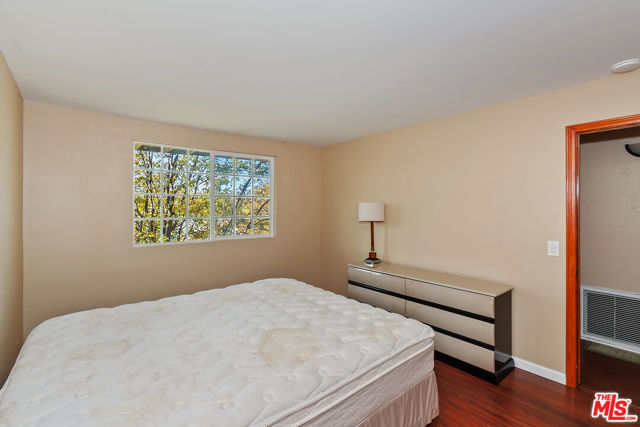 28665 Zion Drive, Lake Arrowhead CA: https://media.crmls.org/mediaz/98e223e3-585e-4a11-b1e2-4580cc475ac9.jpg