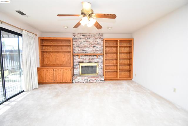 3124 Estate Dr, Stockton CA: https://media.crmls.org/mediaz/98e3611b-43b1-47ed-a2f9-6d0773adb141.jpg