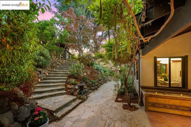 25 Dartmouth Dr, Berkeley CA: https://media.crmls.org/mediaz/98e38c99-8d64-4bb6-a345-9d9b028ff1fd.jpg