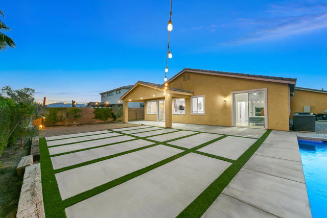 43820 Cape Cod Court, Indio CA: https://media.crmls.org/mediaz/98e38f8e-56db-4960-84fe-4f6b400db39c.jpg