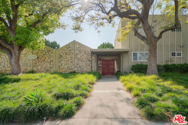 4353 Colfax Avenue, 34