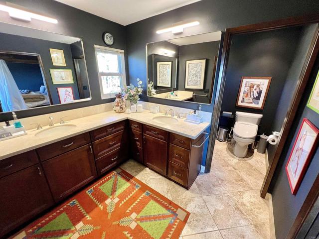 2073 Elevado Rd, Vista CA: https://media.crmls.org/mediaz/98e4304d-5ab6-48c5-b771-a5b8cf9b4b06.jpg