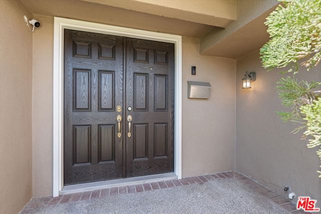 6331 Geyser Avenue photo 3