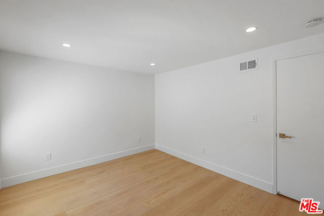 4344 Gayle Drive, Tarzana CA: https://media.crmls.org/mediaz/98e58592-7b8e-4a9b-9e85-24cfb6b5bab1.jpg