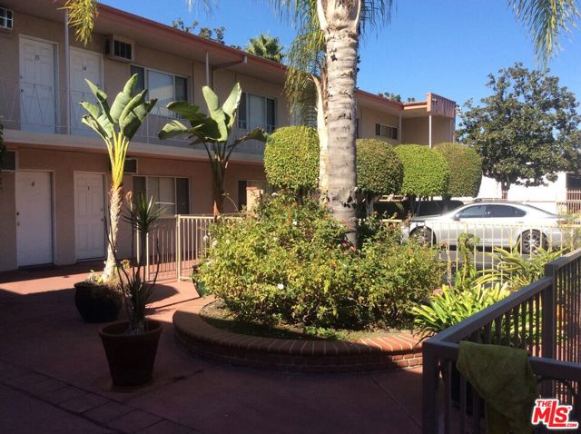 10926 Hortense Street photo 6