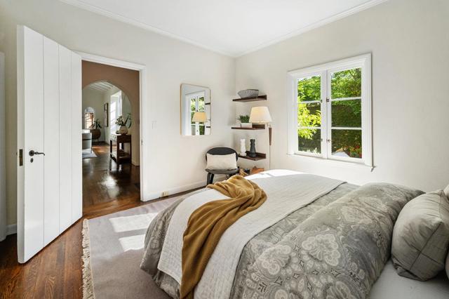 618 Occidental Avenue, San Mateo CA: https://media.crmls.org/mediaz/98e635f3-3566-4275-bea1-45be6e83b6ce.jpg