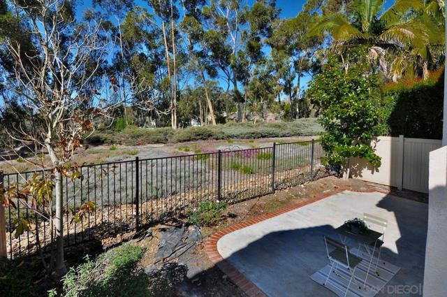 10878 Caminito Colorado, San Diego CA: https://media.crmls.org/mediaz/98e67a45-d90f-4f03-be58-7b0aec78292b.jpg