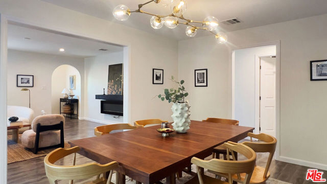 4427 S Wilton Place, Los Angeles CA: https://media.crmls.org/mediaz/98e7c82d-409d-4f10-bf4b-3adf09f0bd0b.jpg