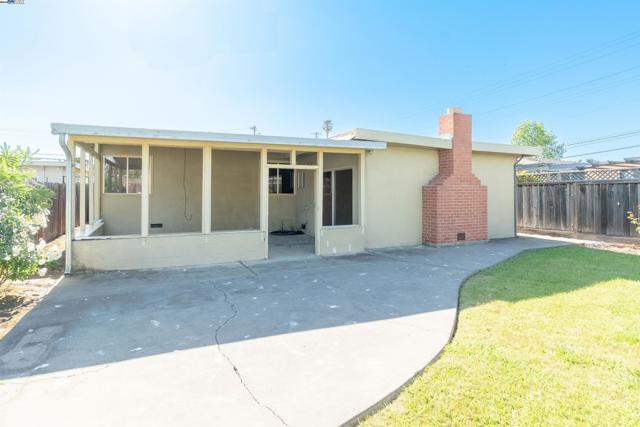 Image 24 of 25 For 15204 Norton St