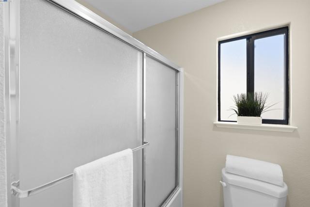 721 Woodmeadow Pl, Oakley CA: https://media.crmls.org/mediaz/98e8816e-1ac6-4fe7-9e39-2f4f786e3b82.jpg