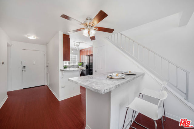 5525 Canoga Avenue, 302 photo 7