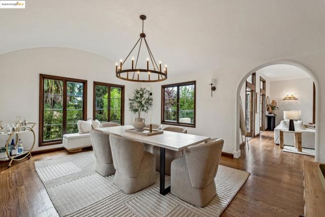 356 Mountain Avenue, Piedmont CA: https://media.crmls.org/mediaz/98e93f4e-c4c9-4b3e-ad77-d7ad5cfddf10.jpg