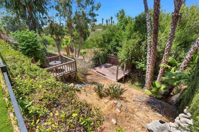 378 Paseo Marguerita, Vista CA: https://media.crmls.org/mediaz/98e975aa-a36d-44b5-a566-2f7b797ca0db.jpg
