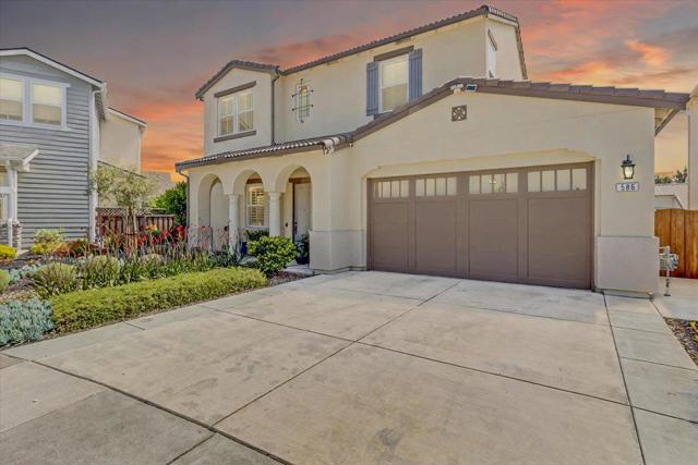 586 Braden Way, Marina CA: https://media.crmls.org/mediaz/98eaa69a-0379-4f75-bd42-4eb7598f8c69.jpg