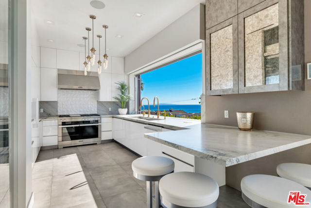 25423 Malibu Road, Malibu CA: https://media.crmls.org/mediaz/98eb44a6-8859-46f9-8394-dc520879b802.jpg