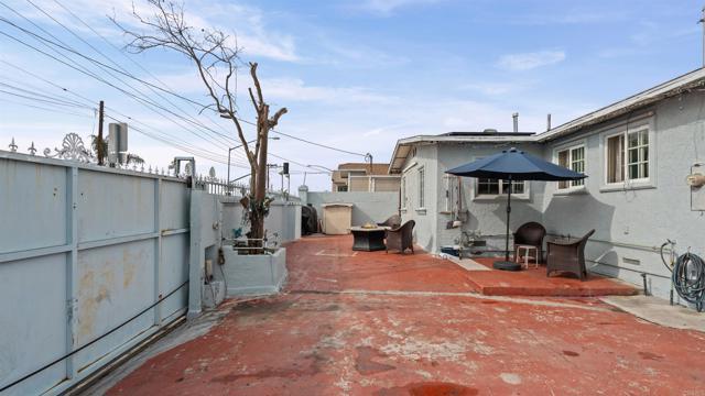 4764 Polk Avenue, San Diego CA: https://media.crmls.org/mediaz/98eb6a24-ac86-4f22-b4bf-106a0faa595d.jpg