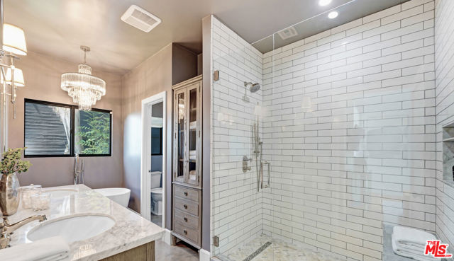 2506 Zorada Drive, Los Angeles CA: https://media.crmls.org/mediaz/98eb71cd-d3ff-43bd-a99e-78d976c12b03.jpg