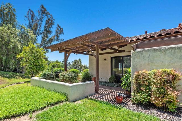 12982 Polvera Ct, San Diego CA: https://media.crmls.org/mediaz/98eb81e9-7163-4a37-a042-76c3c3aefe72.jpg