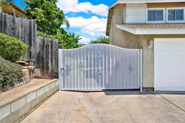 8329 Ildica Street, Spring Valley CA: https://media.crmls.org/mediaz/98ebbe73-18d8-4e8e-a8a6-b896c9860856.jpg