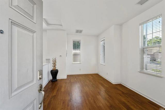 2521 Dakota Avenue, Santa Rosa CA: https://media.crmls.org/mediaz/98ebc5dd-cca4-452b-9d2c-71eadd754f57.jpg