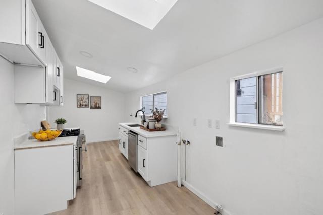 137 Holloway Avenue, San Francisco CA: https://media.crmls.org/mediaz/98ebde3e-9583-4271-b955-41bd92916713.jpg