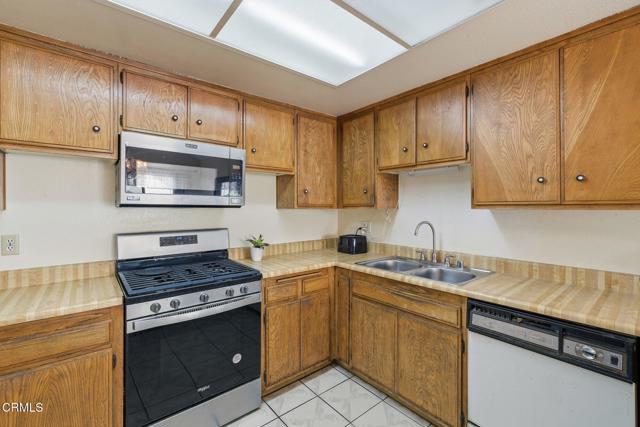 Detail Gallery Image 8 of 24 For 628 Holly Ave, Oxnard,  CA 93036 - 3 Beds | 2 Baths