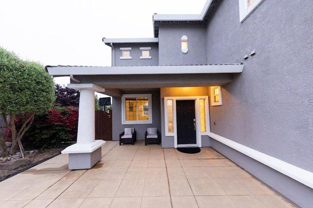 1018 Melville Street, Salinas CA: https://media.crmls.org/mediaz/98ecbcd3-f925-416f-a577-e6895afa21eb.jpg