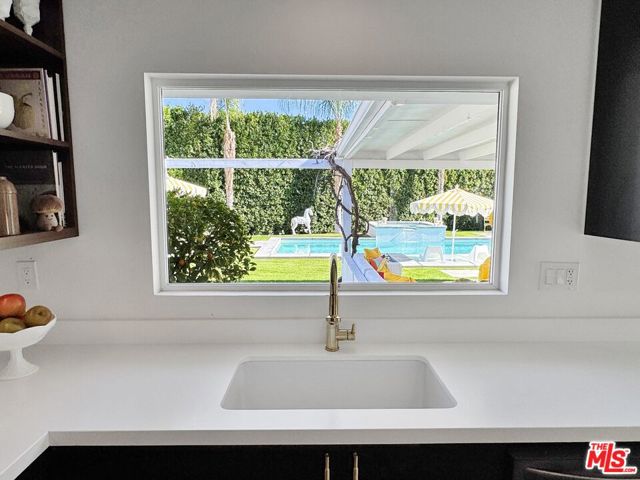 2235 E Paseo Gracia, Palm Springs CA: https://media.crmls.org/mediaz/98ed3b66-1ac2-4884-94fb-143161589a07.jpg