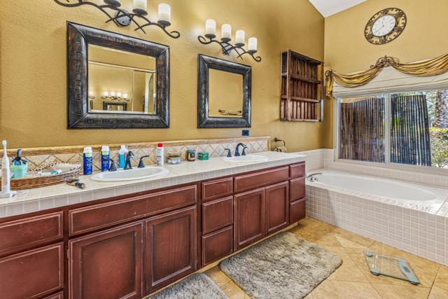 Detail Gallery Image 32 of 51 For 1147 Sea Larke Dr, Fallbrook,  CA 92028 - 4 Beds | 2/1 Baths