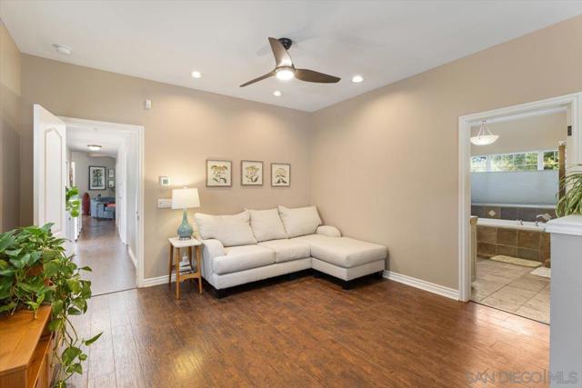 1131 Vale Terrace Dr, Vista CA: https://media.crmls.org/mediaz/98ed972f-6296-4222-ba32-446080d4a0b0.jpg
