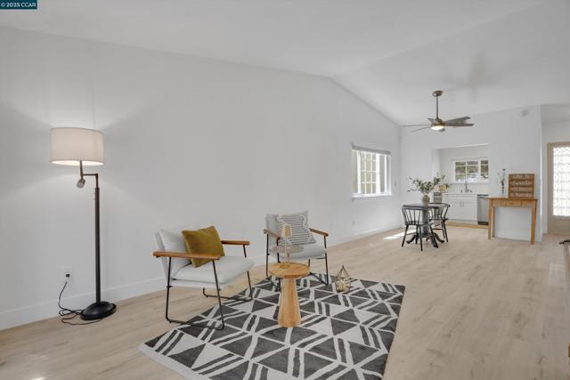 3253 Madrone St, Antioch CA: https://media.crmls.org/mediaz/98edcaa7-301d-467b-87f7-e52df1f71399.jpg