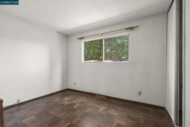 2054 Newton Way, Concord CA: https://media.crmls.org/mediaz/98ee30aa-25a3-4136-b810-3a930b42f2ed.jpg