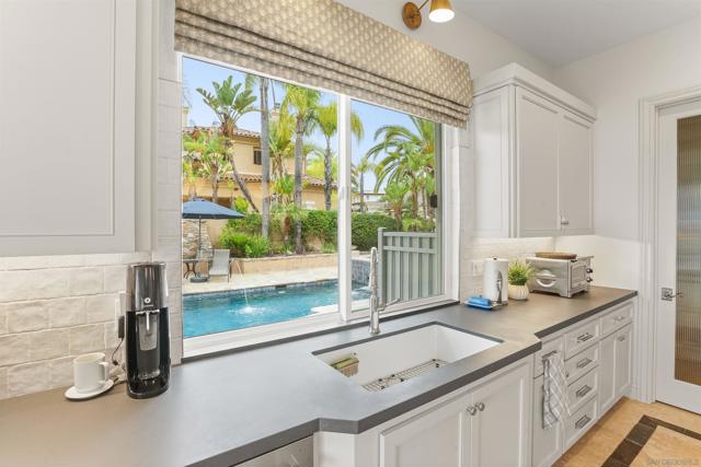 10636 Birch Bluff Ave, San Diego CA: https://media.crmls.org/mediaz/98efe21b-1b89-4d56-8d0d-83d3558c8e73.jpg
