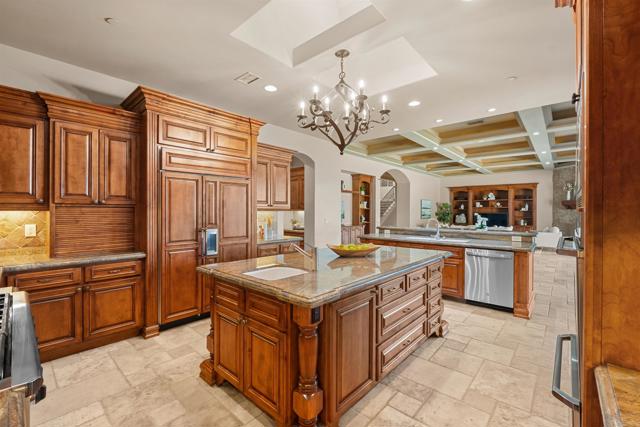 Image 11 of 67 For 2428 Catalina Avenue