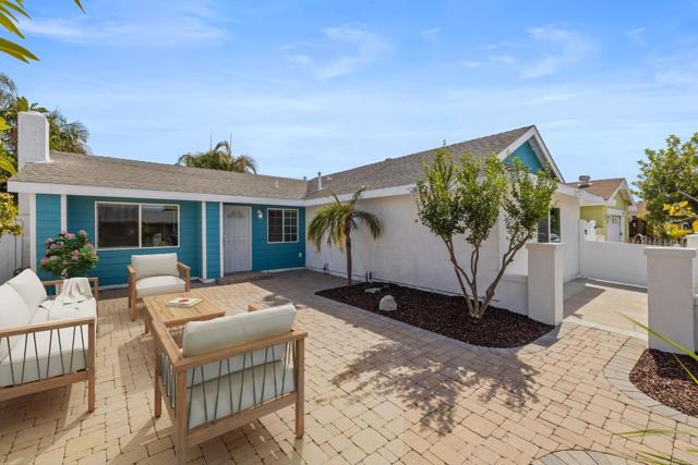 Detail Gallery Image 2 of 55 For 11153 Acaso Way, –,  CA 92126 - 4 Beds | 3 Baths