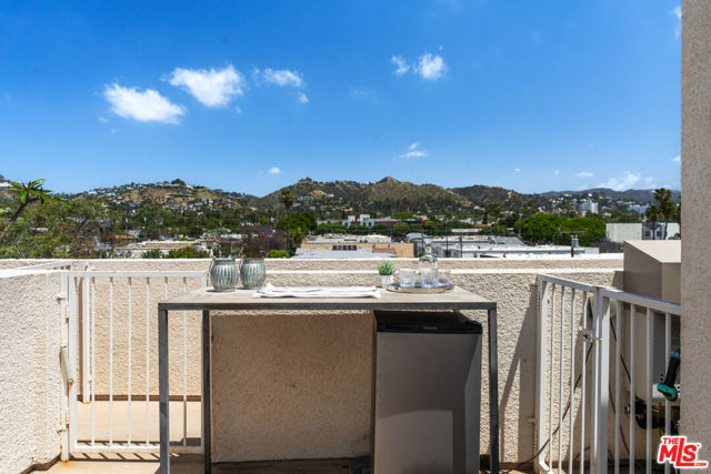 944 N Stanley Avenue, West Hollywood CA: https://media.crmls.org/mediaz/98f0963a-0ba2-4298-89af-d193952f6035.jpg