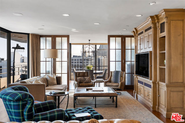 10601 Wilshire Boulevard, Los Angeles CA: https://media.crmls.org/mediaz/98f0e606-008e-4d67-a85f-ed9791224ecc.jpg