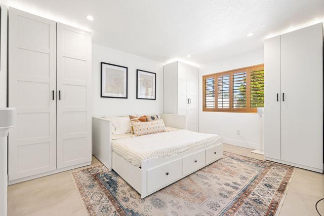 1055 E Louise Drive, Palm Springs, CA 92262