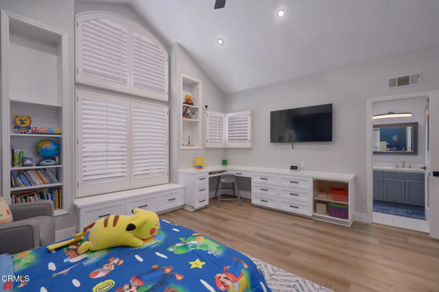 2021 Brittany Park Road, Camarillo CA: https://media.crmls.org/mediaz/98f2dd8c-781d-42f2-bce8-c3fd8c8e8d22.jpg