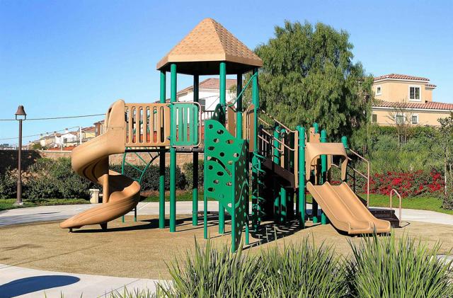 3753 Bergen Peak Place, Carlsbad CA: https://media.crmls.org/mediaz/98f393c7-553b-44ce-b8b4-8fe6c152f0a8.jpg