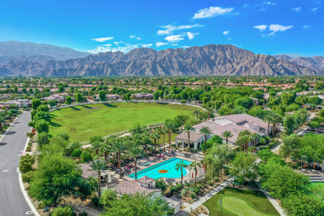 54780 Damascus Drive, La Quinta CA: https://media.crmls.org/mediaz/98f5a6e8-86a5-40e7-9fcc-2229630966e8.jpg