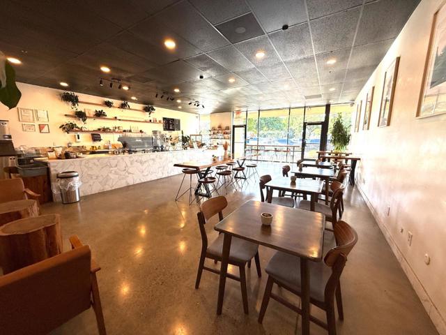 3560 3560 G Street, Merced CA: https://media.crmls.org/mediaz/98f5d857-6aa4-49b1-8dff-99acdf3a05fc.jpg