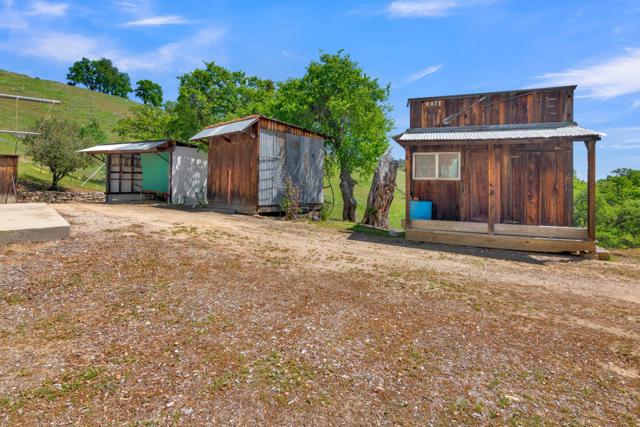 38483 Milpitas Road,  CA: https://media.crmls.org/mediaz/98f5defa-cfc9-481e-8f1d-d944ca2cfc51.jpg