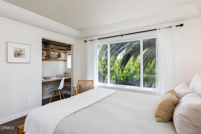 1807 New York Drive, Altadena CA: https://media.crmls.org/mediaz/98f60ea3-0694-467e-a4ba-c24b1d95a5a9.jpg
