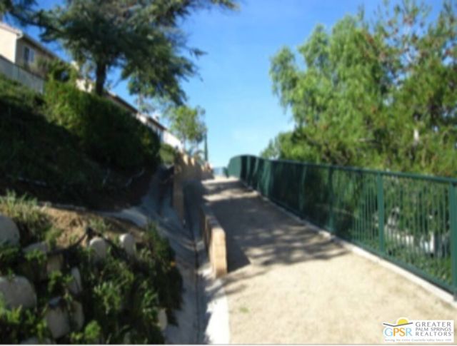 2071 Raymond Avenue, Signal Hill CA: https://media.crmls.org/mediaz/98f7aa84-35ef-4c0f-9b4e-94c32ed7327e.jpg