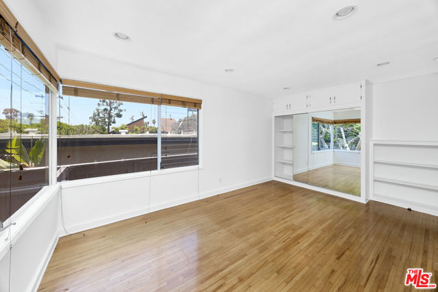 607 Ashland Avenue, Santa Monica CA: https://media.crmls.org/mediaz/98f7b494-b0d4-4744-8cea-4a38bc5172f2.jpg
