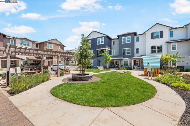 1416 Julia Ln, Concord CA: https://media.crmls.org/mediaz/98f7cb56-f641-4365-9b1b-039264bb007e.jpg