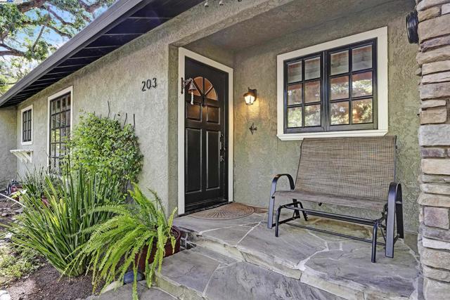 203 Roberta Ave, Pleasant Hill CA: https://media.crmls.org/mediaz/98f81a94-e820-48a3-bebe-86db3f63427b.jpg